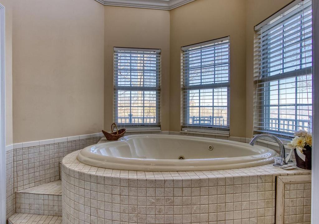 Ober Hideaway, Hot Tub, Wifi, 1089 Free Tickets Each Paid Day, Dollywood And More Гетлинбург Екстериор снимка